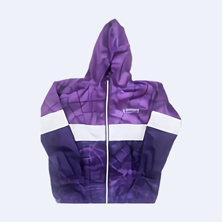 Chaqueta liviana morada con franja blanca y capucha