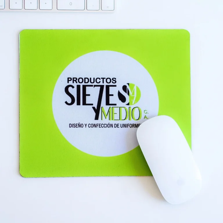 Mouse pad sublimado verde con el logotipo de Siete y Medio